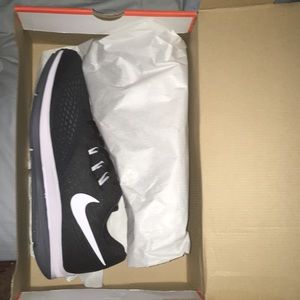 Men’s Nike Zoom Winflo 4. Size 13